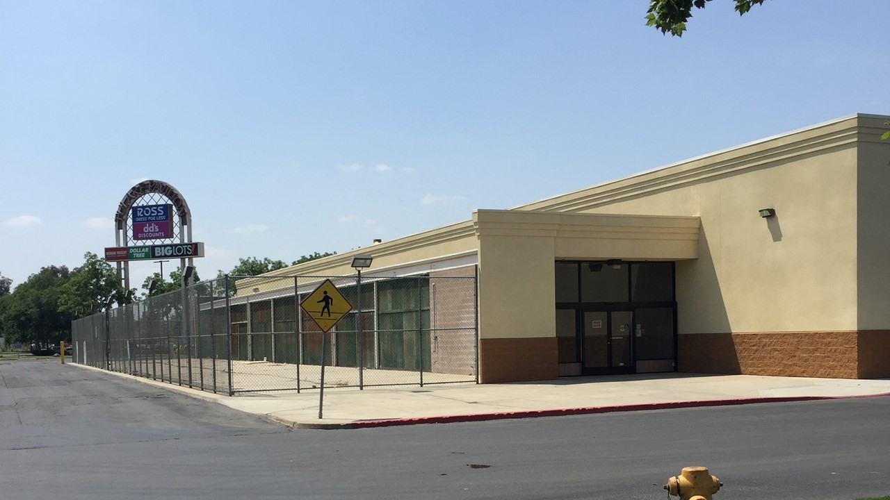 Tulare Pavilion Center FOR LEASE Call Kyle Commercial Real Estate